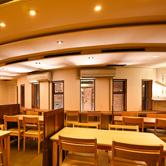 カウンター席のご用意ございます。