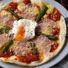 ピッツァ・ビスマルク