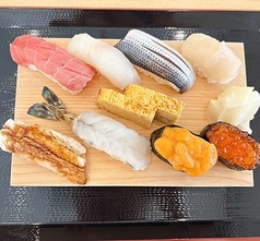 月（つき）：8貫+お椀