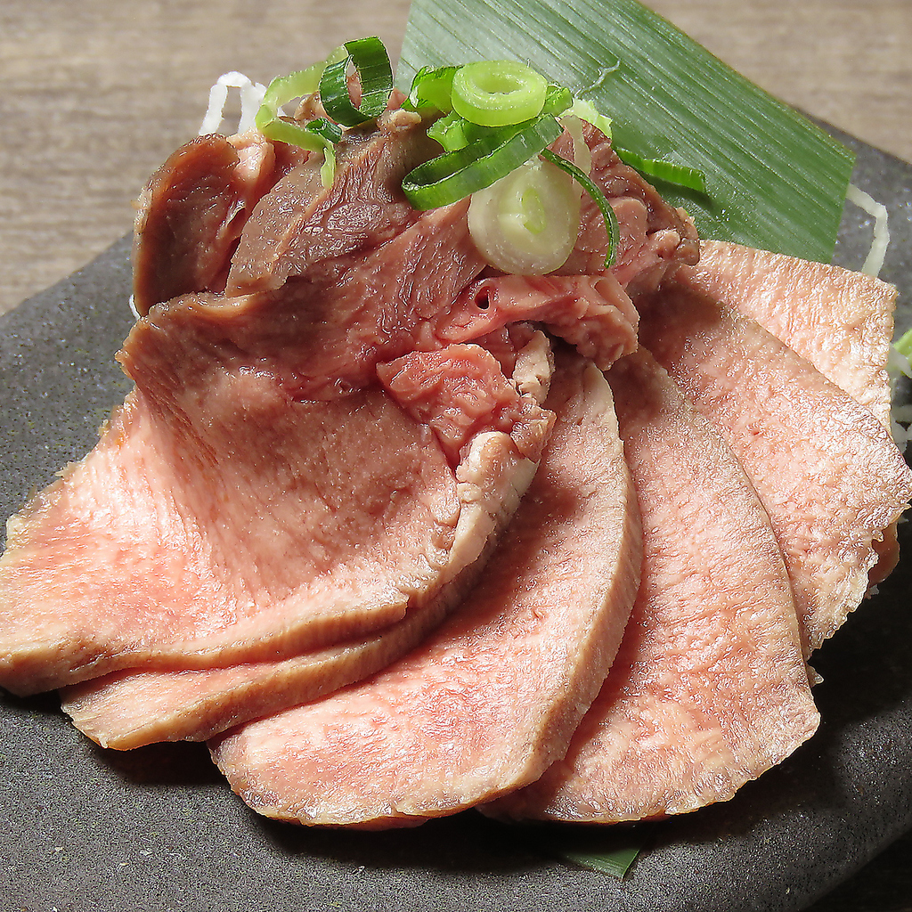 鶏・豚・牛の様々な部位を低温調理し、しっとり柔らかな安心安全肉刺しメニュー　　　