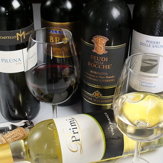 豊富に揃えたワインの数々