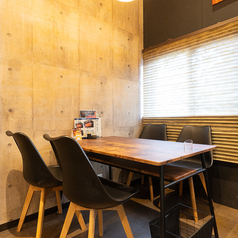 【2階】ご家族や友人との観光ランチや休日のお食事にぴったり。リーズナブルな価格で本格的な鰻を、落ち着いた空間でゆったりとお楽しみください。川越散策の締めくくりに、ぜひご利用ください。