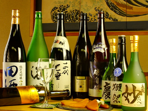 日本酒をワイングラスで愉しむスタイリッシュな寿司屋