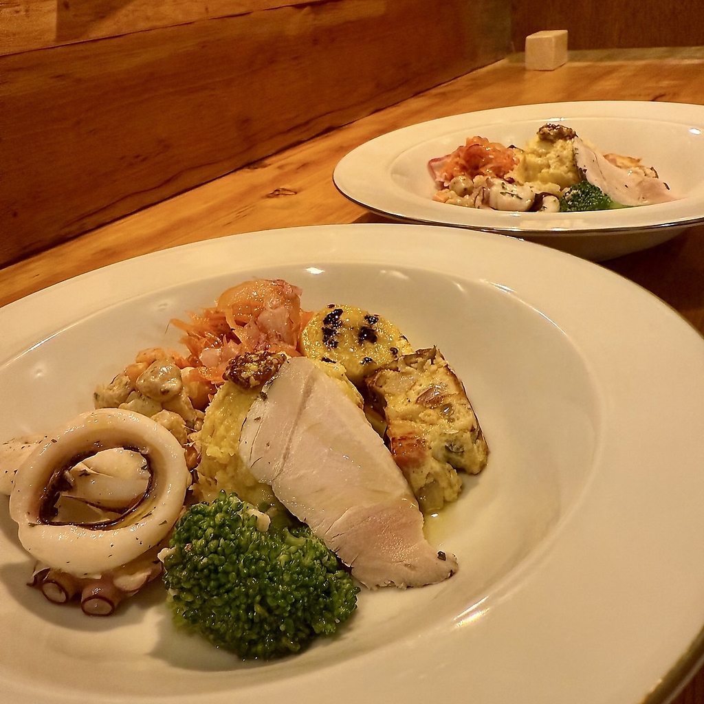 まずはコレ!!乾杯のお供にピッタリ、テーブルも華やぐ「Kobakoの前菜たっぷり盛り合わせ」をどうぞ☆