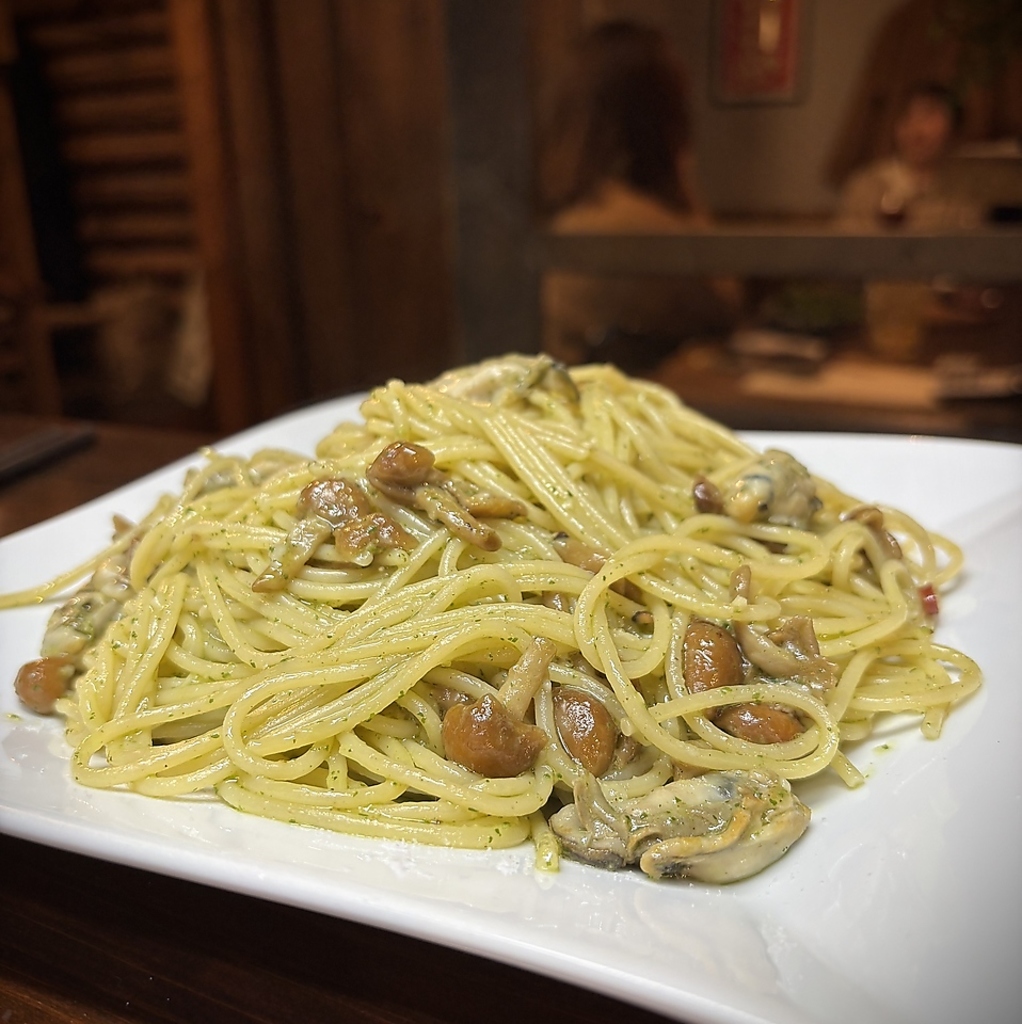 店主の「健さんのパスタはなんでこんなに美味しいの？」とよく言われます。やはり愛でしょうか？