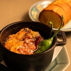 ソフトシェルシュリンプと酒盗のアヒージョ