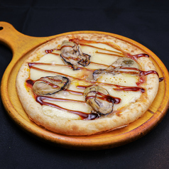 大粒牡蠣とたっぷりチーズピッザ