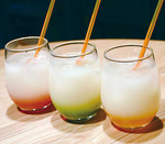 女性に人気のまっこりカクテル。カシスやマンゴー、ライムなど色々選べます♪