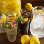 【ドリンク充実】世界各国のワインをはじめ、カクテルやクラフトビール等、90種以上を取り揃え