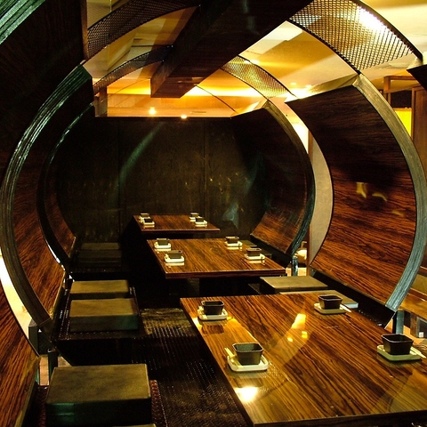 ひろめ市場から徒歩1分★2名様から最大64様まで。人数に合わせた個室有ります！