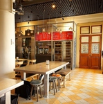 バルエリアもご用意！お仕事帰りにも気軽にご利用頂けます。