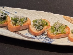 しらすと信州野沢菜のガーリックトースト