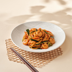 【飯・麺》　海老入り焼きそば