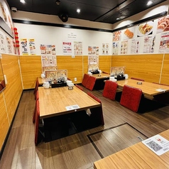テーブル席の貸切も可能！70名様ほどまで収容が可能です。お気軽に人数はご相談下さい◎