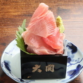 まじめやが仕入れる魚は鮮度抜群◎名物のまぐろやジャンボアジフライなど、自慢の魚料理をぜひご賞味ください♪美味しいお酒と食べると更に絶品です！