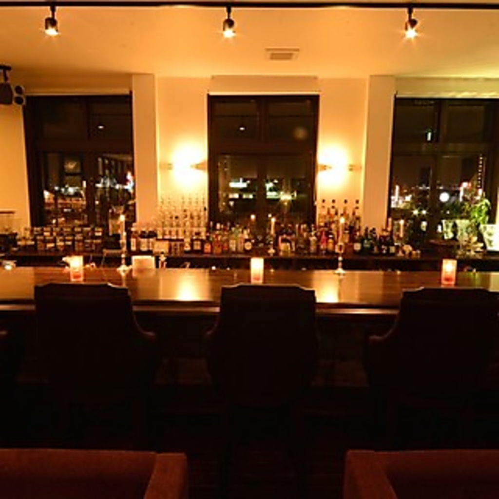 金・土曜21時～24時限定でバー&ナイトカフェをカウンター側で営業しております！これぞ大人の空間♪