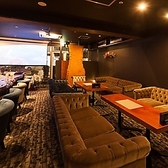 店内には大型モニターを完備しており、映像を流すことが可能です◎スポーツ観戦で盛り上がるのはもちろん、お祝いのサプライズ動画やイベントのプレゼンなどにもご活用いただけます。大切な思い出のシーンを大画面の映像とともに演出してみませんか♪