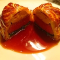 料理メニュー写真&nbsp;牛フィレとフォワグラのパイ包み焼き マデラソース