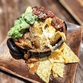 料理メニュー写真 4種のソースのメキシカンナチョス