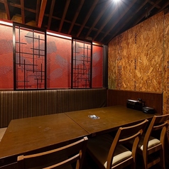 店内は満天のちょうちんで照らされたインスタ映えするオシャレ空間♪