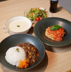 【日替わりカレーorパスタランチ】ソフトドリンク付