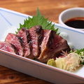 料理メニュー写真&nbsp;厳選牛 上カルビわら焼きたたき