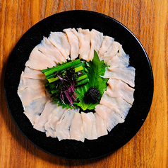 牛ミノてっさ風　キャビア添え