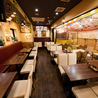 光が差し込む明るい店内♪