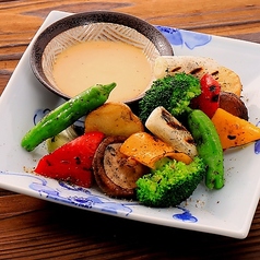 8種野菜のわら焼きバーニャカウダ風
