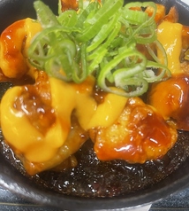 チーズソースのヤンニョムチキン