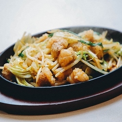 鉄板ホルモン炒め