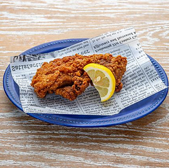 特製スパイスのフライドチキン