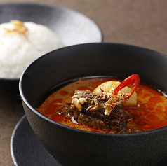 ゲーンマッサマン　牛肉のマッサマンカレー＆ジャスミンライス