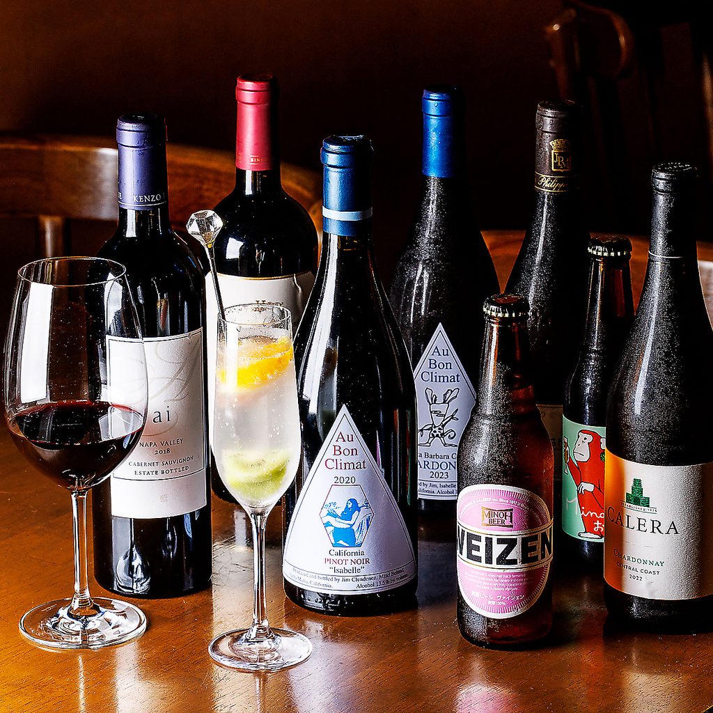 一本一本丁寧に焼き上げた串焼きと、料理に寄り添う上質なワイン