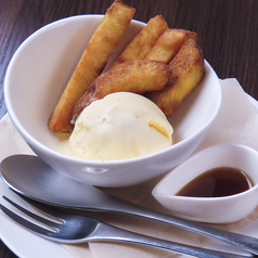 シナモンシュガーさつまいも バニラアイス添え