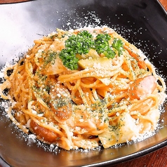 野菜とウインナーのトマトクリームパスタ