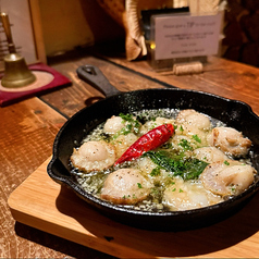 エビとホタテのスキレット DE アヒージョ