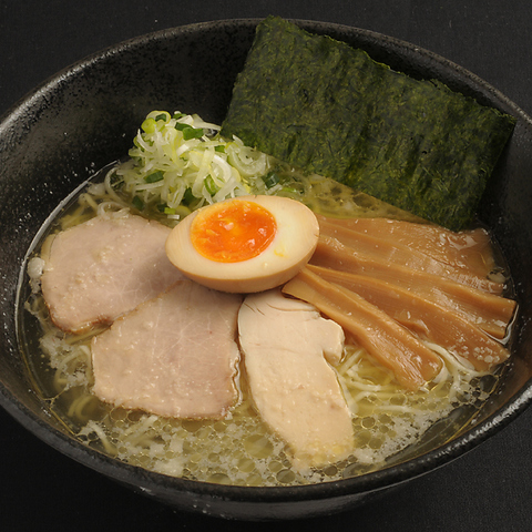 麺処直久は、名古屋コーチンの親鶏を使用しています。