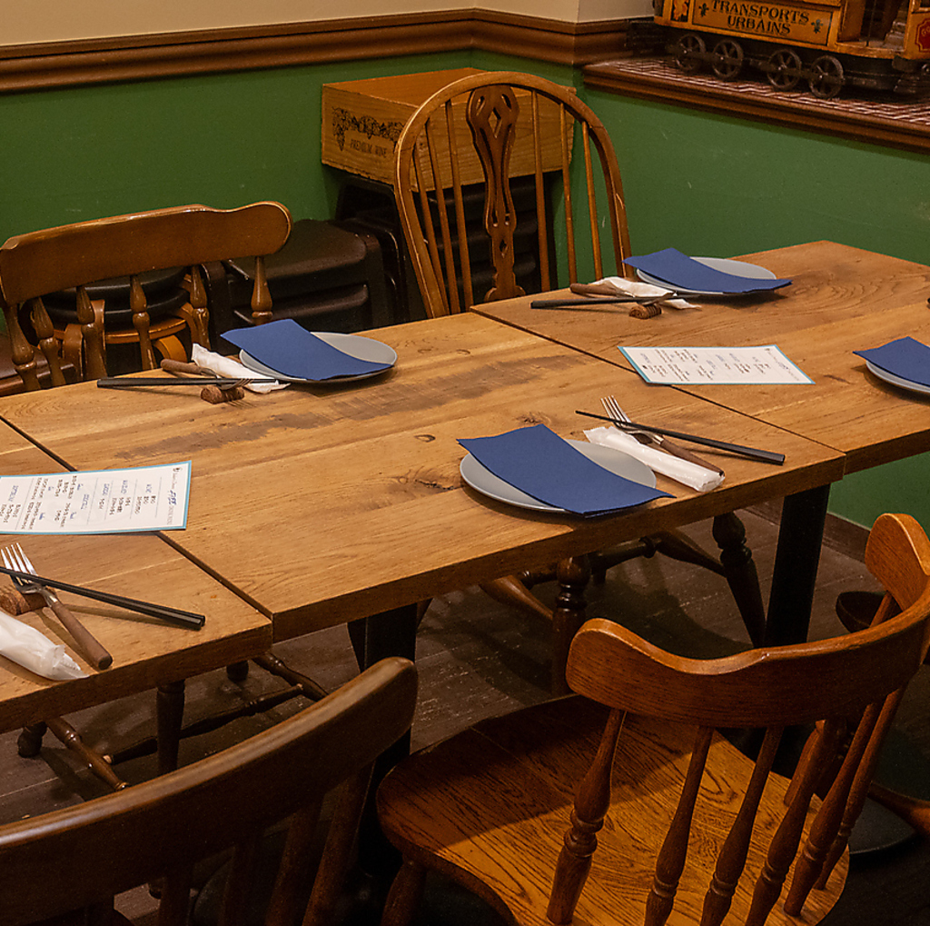 店内奥には、個室も完備。ご家族やお子ざま連れのお客様も安心してご利用いただけます。