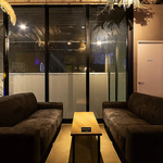 ふかふかで座り心地のいいソファー席♪