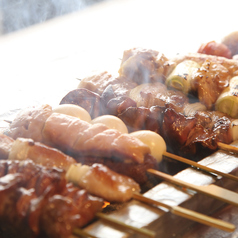 焼き鳥は炭火でじっくりと丁寧に焼き上げます♪