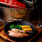 串焼きだけじゃない！一品料理も豊富だから、グループでも飽きずに楽しめます◎