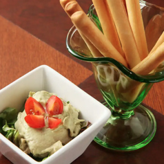 グリッシーニ　アボカドディップ添え