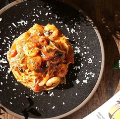 エビとほうれん草のトマトパスタ