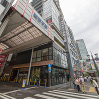 なんば駅近で、本格中華と炭火焼きをスマートに堪能♪
