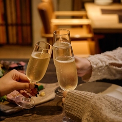 全92席に加え、個室も完備。誕生日・女子会で人気沸騰中！オシャレな店内でゆっくり心ゆくまでお楽しみ下さいませ♪池袋でイタリアンならLOGICへ♪