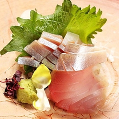 季節によって変わる鮮魚はオーナーのこだわり！