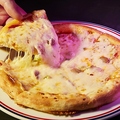 料理メニュー写真&nbsp;昔ながらのチーズたっぷりミックスピザ