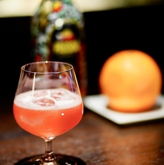 グレープフルーツとパッションフルーツのカクテル