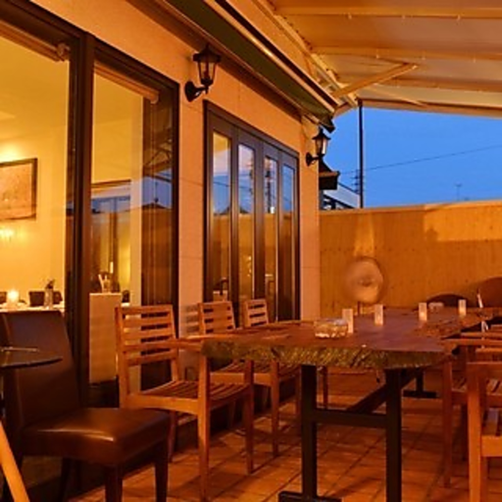 最大30名様までご利用可能なテラス席は開放感抜群で大変人気のお席です♪お気軽にお申し付け下さい！